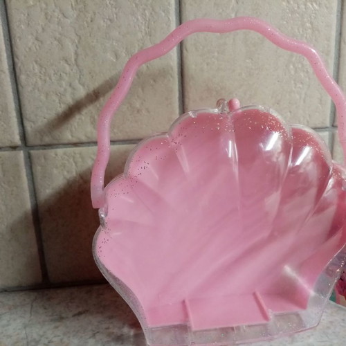 Shell purse