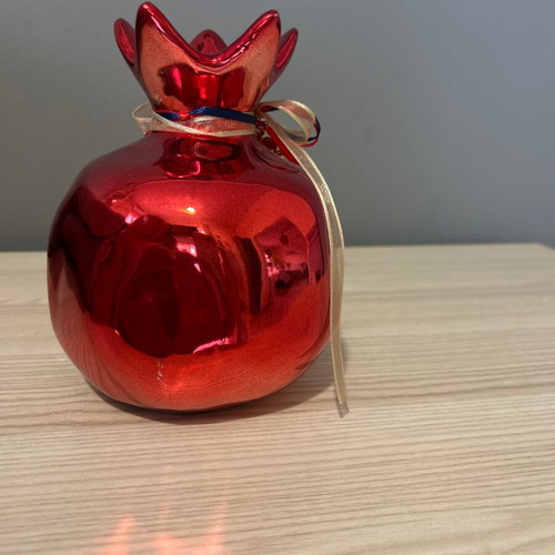 Decorative pomegranate used with life symbol
