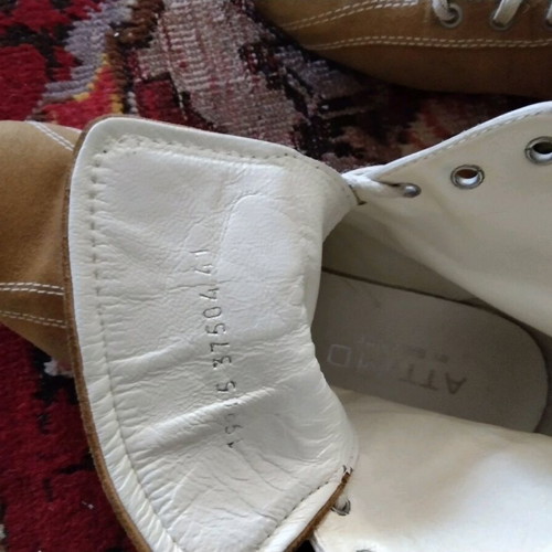 Castor Boots Like New, Classic Color Size 41