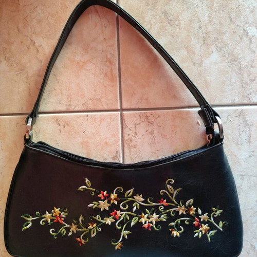Aldo black shoulder bag like new with embroidery
