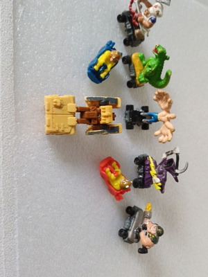 Sketistes figures used