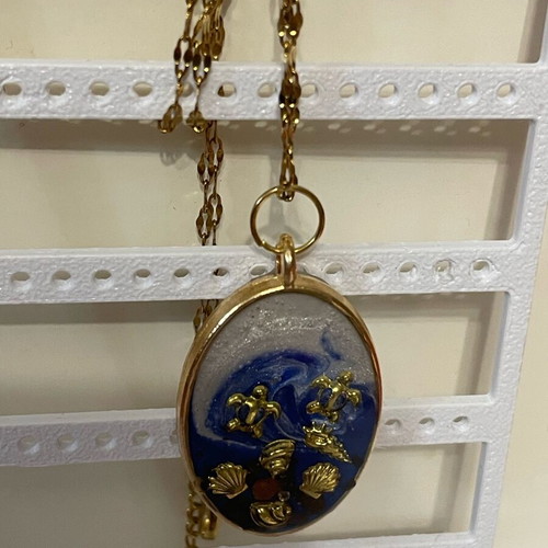 Sea jewelry new with gold steel chain and pendant