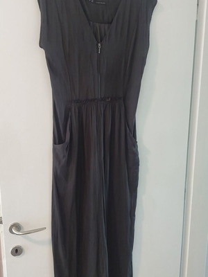 Zara jumpsuit like new, size small, black