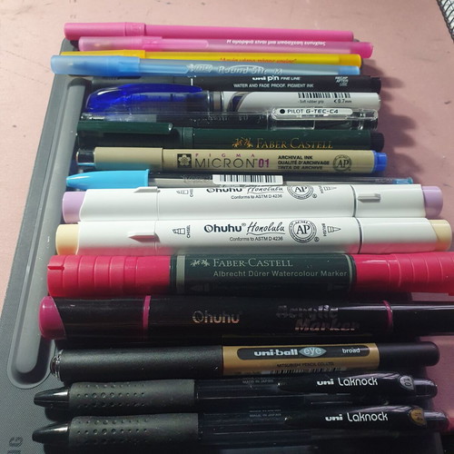 Set of pens and markers like new