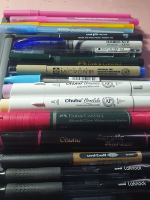 Set of pens and markers like new