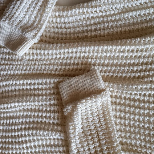 Spring white pullover size M like new