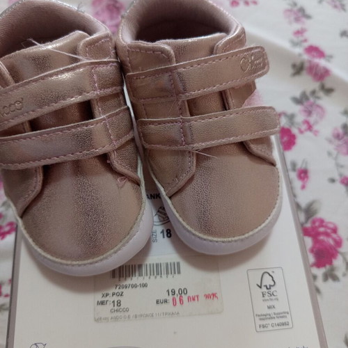 Children's shoes size 17, sandals size 20, white shoes size 21