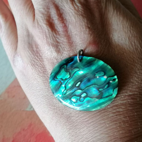 Abalone Shell Pendant Oval with Silver 925 Ring new, blue and green