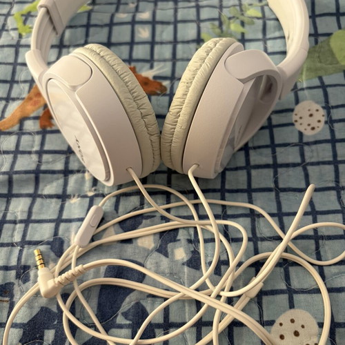 Sony MDR-ZX110AP headphones white with microphone wired like new