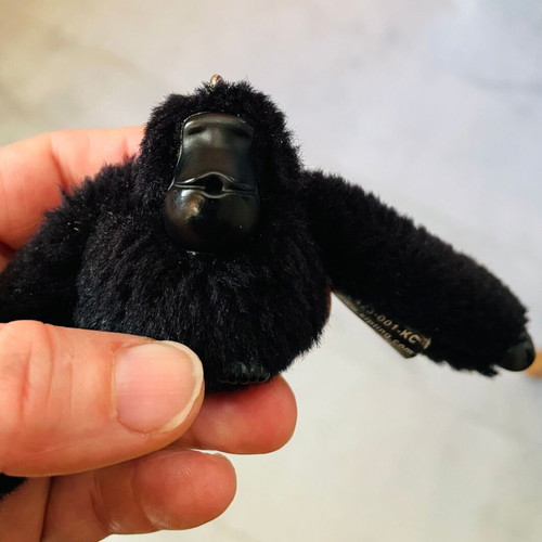 Kipling Adriaan keychain black like new (monkey)