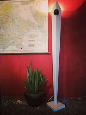 Επιδαπέδιο φωτιστικό Postmodern style μεταχειρισμένο με dimmer