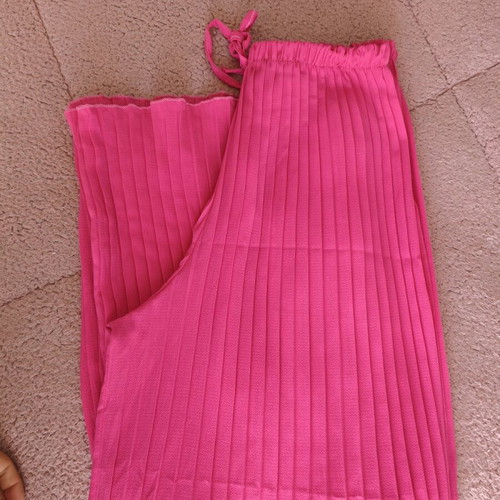 Pleated fuchsia pants like new, size L