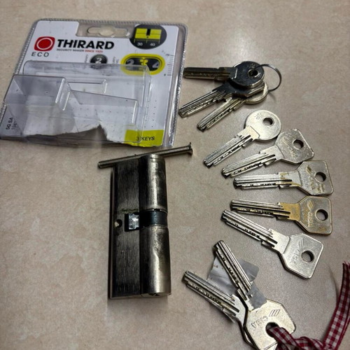 Cisa lock used with 10 keys