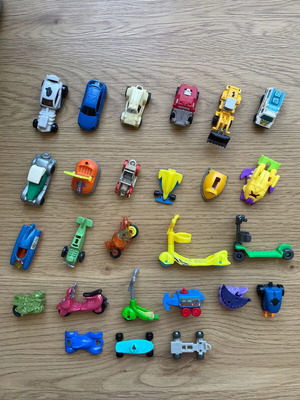 Kinder surprise Vehicles used figures, pack of 18 pieces