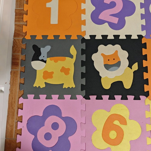 Children's floor puzzle from EVA foam with numbers and animals like new