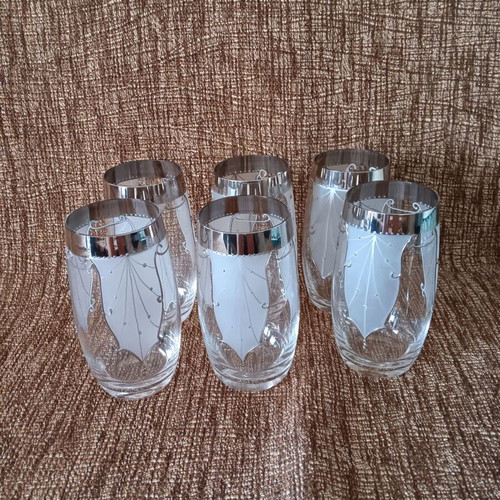 Set of 6 glasses like new