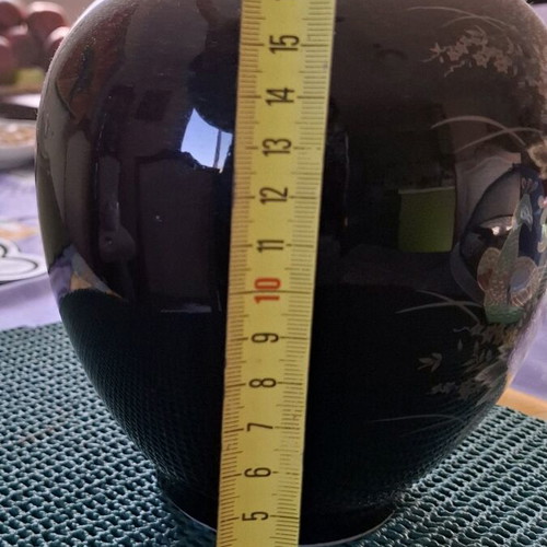 Porcelain vase used with Asian design, black