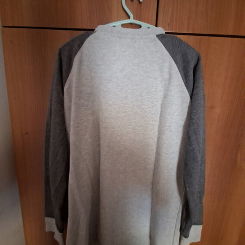 Sweatshirt used, gray, size Medium