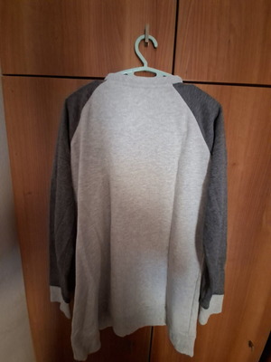 Sweatshirt used, gray, size Medium