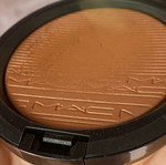 MAC Extra Dimension Bronzing Powder Delphic like new