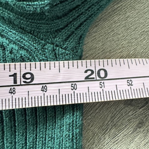 Dark green V-neck sweater size M/L