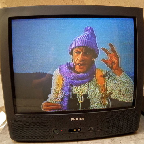 Philips 21PT 1354/01 21-inch TV, ideal for 1990s video games