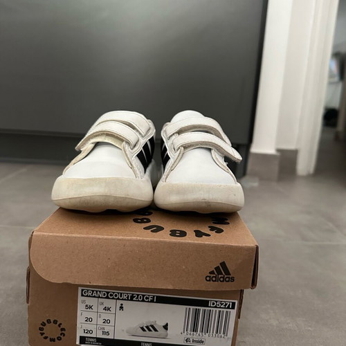 Adidas kids sneaker used in good condition