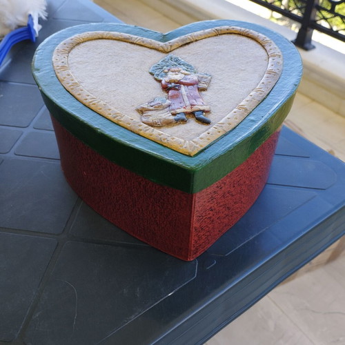 Heart-shaped papie mache box used