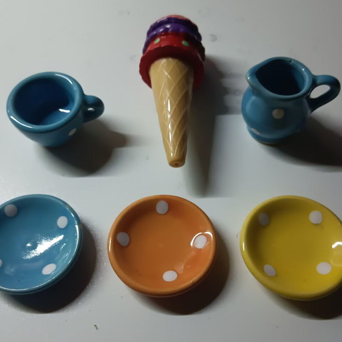 Clay children's collectible miniatures like new