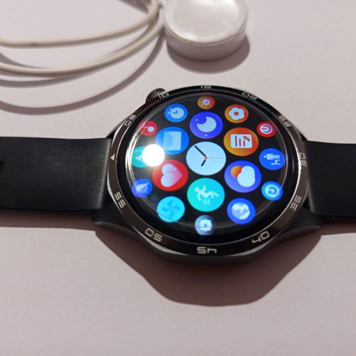 Smart watch like new with many functions and screen protector
