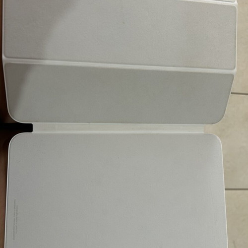 iPad A16 case, white