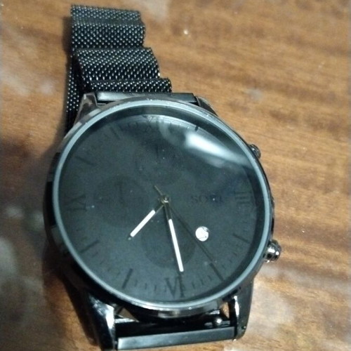 SOKI wristwatch with quartz movement and date, black magnetic metal strap