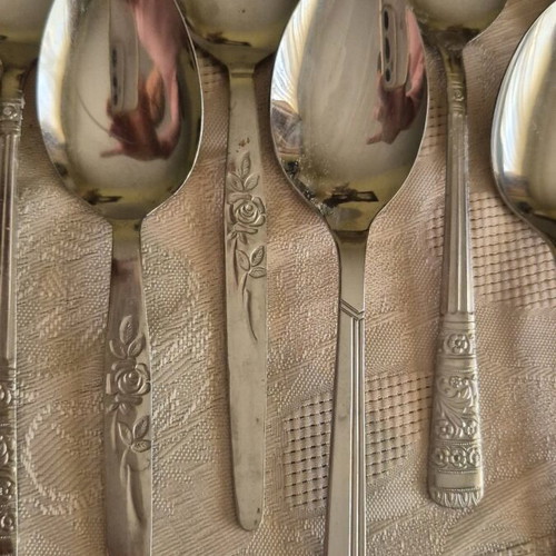 Stainless steel spoons used, pack of 10 with different designs