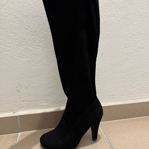 Suede high-heeled boots like new, black