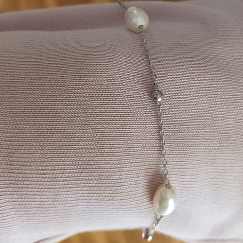 Silver bracelet with pearls new, white and silver
