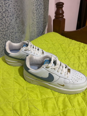 Nike Air sport shoes like new, size 39, white and blue