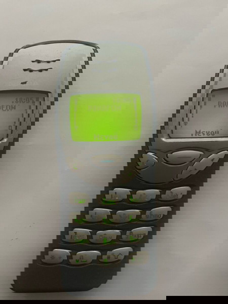 Nokia 3210 με νέα μπαταρία και φορτιστή !!