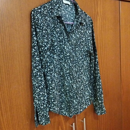 Pink Woman shirt size S like new, blue multicolor