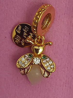 Charm bee pendant new with white and gold zirconia, glows in dark