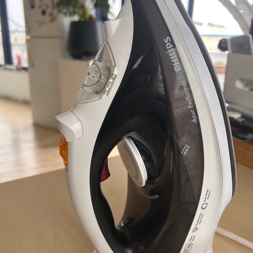 Philips Azur Performer steam iron used 2400W