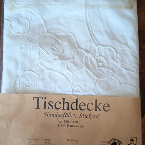 Tablecloth 130x170 cm, 100% cotton, white embossed embroidery