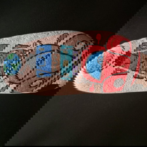 Διακοσμητική πέτρα ζωγραφισμένη με τέμπερες και ακρυλικά