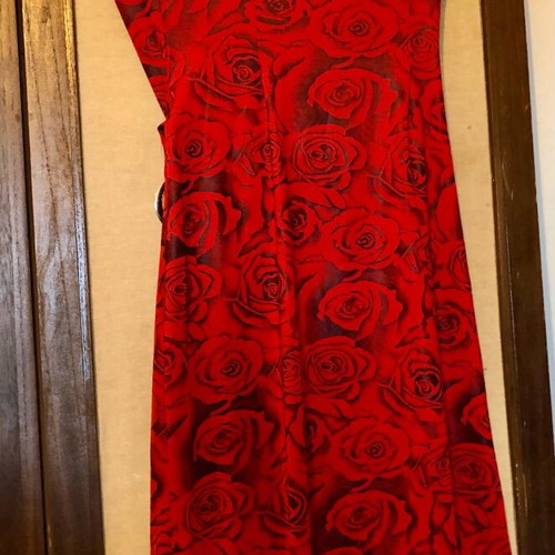 Dress intense red strapless fitted like new, size M
