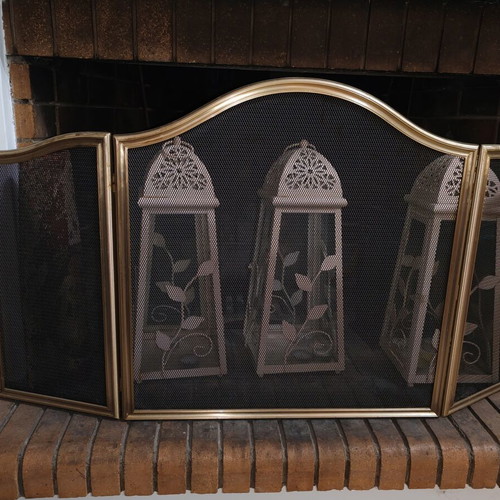 Fireplace cover used in good condition