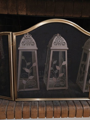Fireplace cover used in good condition