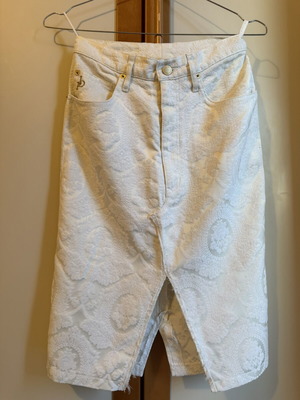 Roccobarocco creme skirt used with golden embroidery size XS