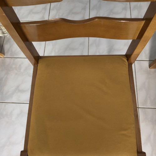 Wooden kitchen chairs with soft seat like new, set of 4