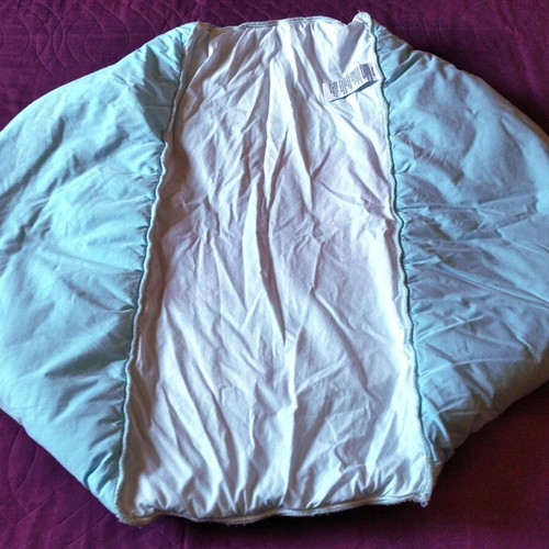 Pack of crib bumpers and mosquito net like new