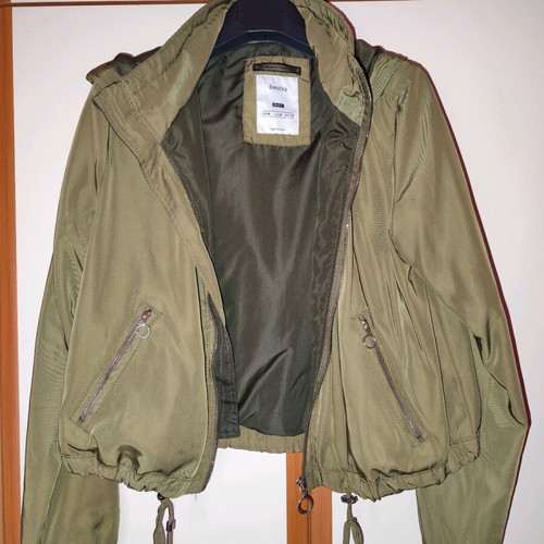 Bomber jacket Bershka like new, size M