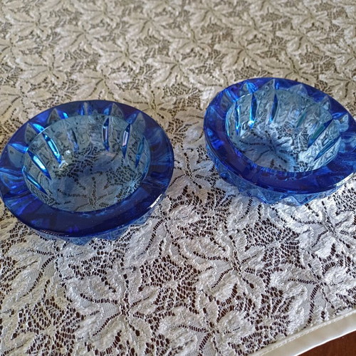 Vintage ashtrays like new, blue